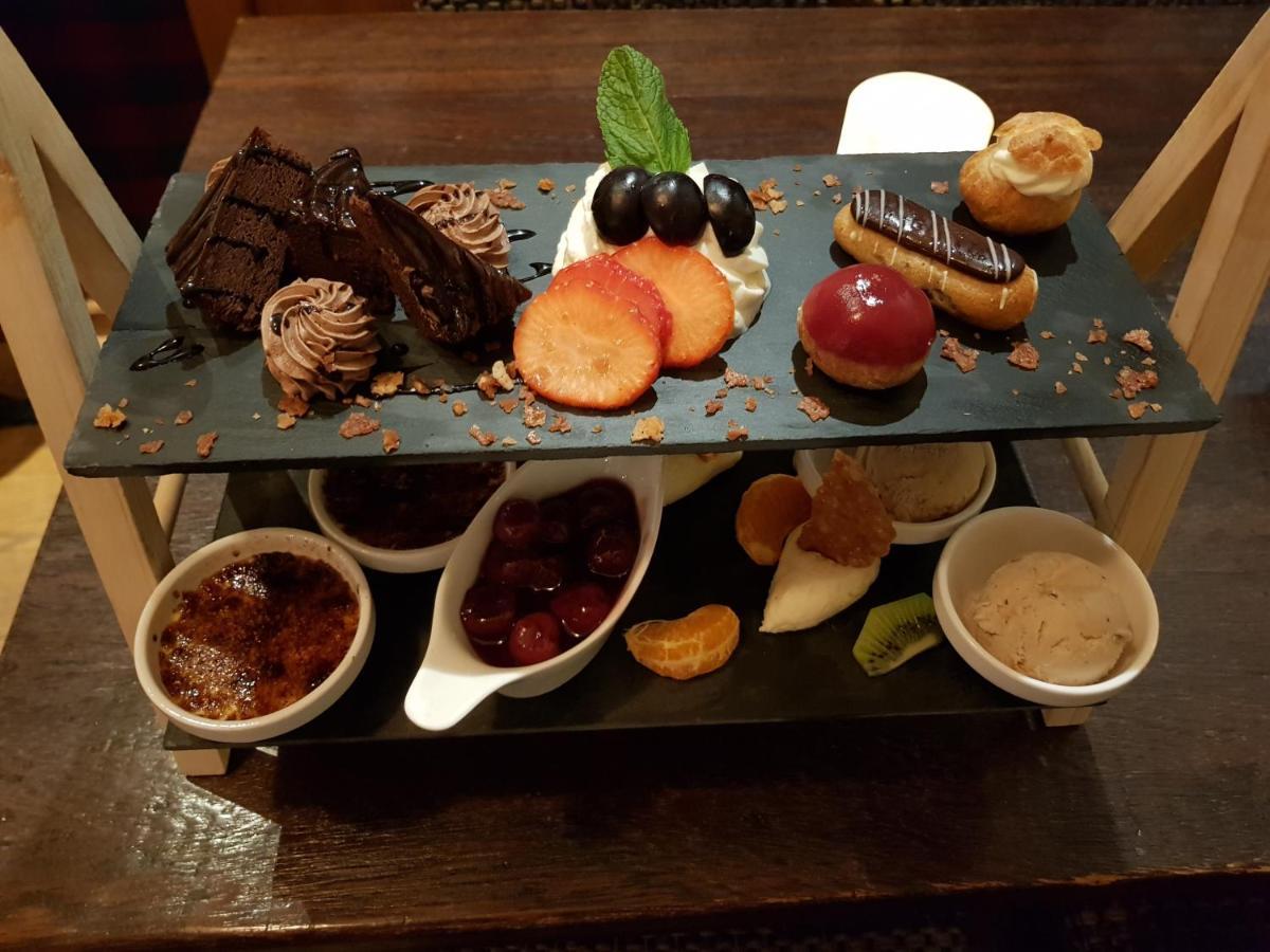 Hotel Restaurant De Hoogt Maasdam Eksteriør bilde